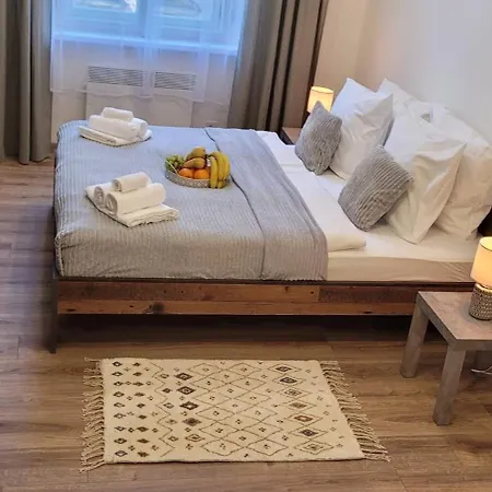 Raum-viktoria Apartamento *